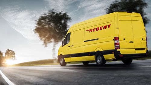 Sprinter-Transporter auf Straße